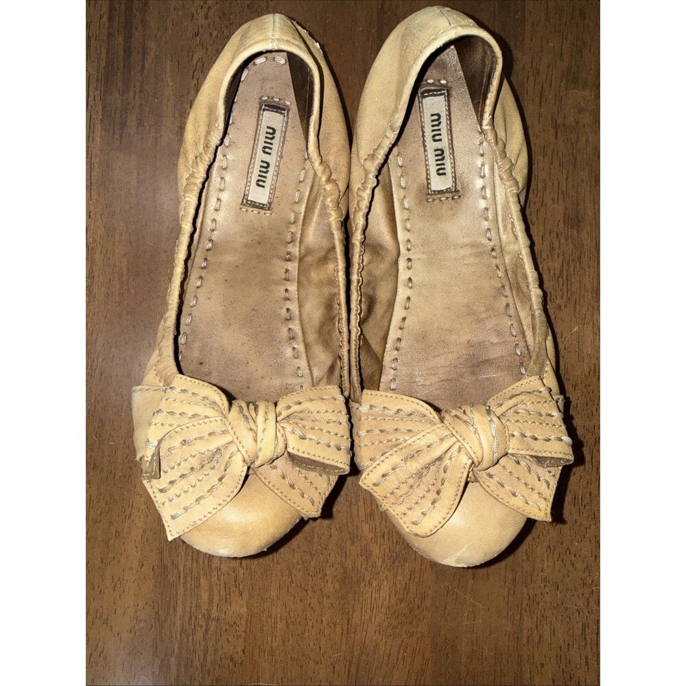 Miu Miu Tan Leather Bow Ballet Flats Ruched Balletcore Shoes 37.5 Heavy Wear